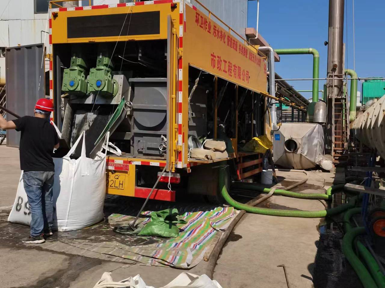 晋宁淤泥压干处理